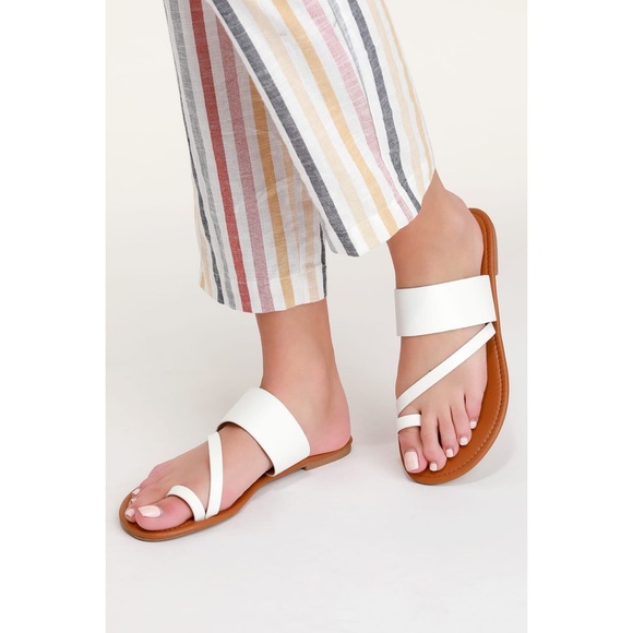 NWT Lulu’s Avena White Flat Sandals - Picture 3 of 9